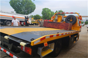 广汉附近拖车电话号码服务